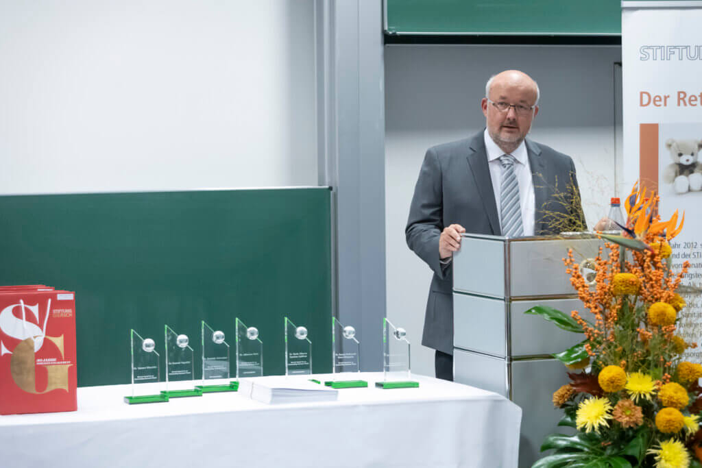 Prof. Dr. Henner Büsching